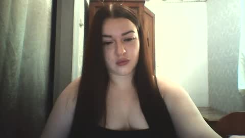 mariangloom online show from July 17, 2026, 4:12 pm