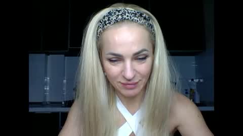 Snapshot of marianna1977 chatting on March 4, 2025, 1:12 am marianna1977 online show from March 4, 2025, 1:12 am