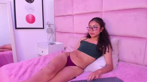Snapshot of marianna_ray_ chatting on February 20, 2025, 3:41 pm marianna_ray_ online show from February 20, 2025, 3:41 pm