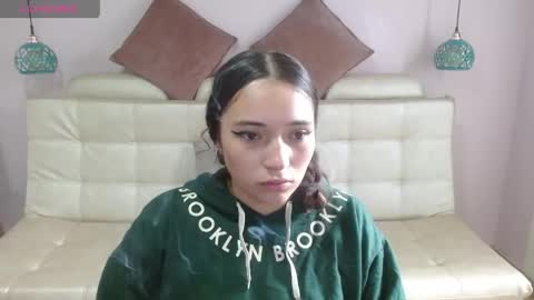 Snapshot of marianne_cam chatting on April 17, 2026, 4:21 pm marianne_cam online show from April 17, 2026, 4:21 pm