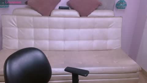 Snapshot of marianne_cam chatting on April 29, 2026, 5:30 pm marianne_cam online show from April 29, 2026, 5:30 pm