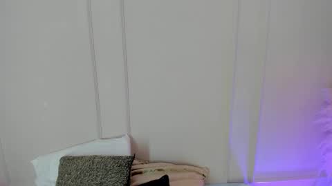 Snapshot of mariapettit chatting on December 19, 2025, 11:50 am Maria Pettit online show from December 19, 2025, 11:50 am