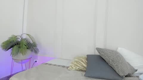 Snapshot of mariapettit chatting on December 23, 2025, 10:24 am Maria Pettit online show from December 23, 2025, 10:24 am