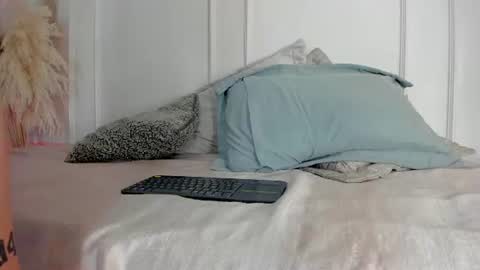 Snapshot of mariapettit chatting on July 8, 2026, 3:00 am Maria Pettit online show from July 8, 2026, 3:00 am