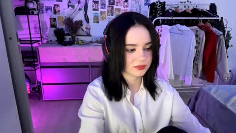 Snapshot of maribethercole chatting on October 14, 2025, 6:14 am Emily online show from October 14, 2025, 6:14 am