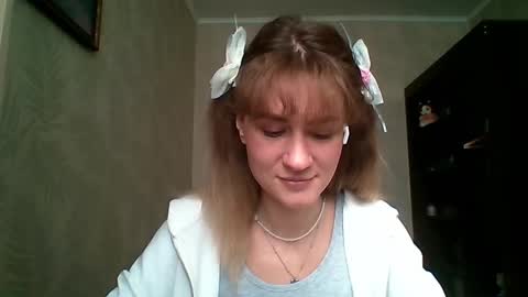 Snapshot of maribethgawrych chatting on March 10, 2026, 9:36 am Elianor online show from March 10, 2026, 9:36 am