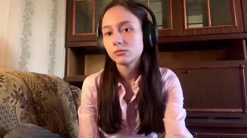 Snapshot of maricruzsilleman chatting on March 15, 2026, 2:12 pm Lois online show from March 15, 2026, 2:12 pm