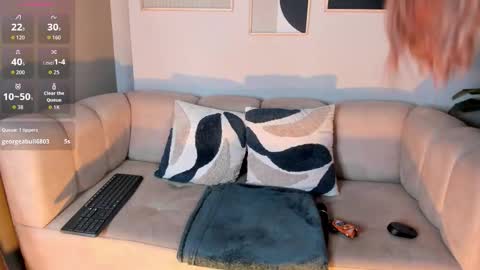 marie_bass online show from October 18, 2025, 1:01 pm