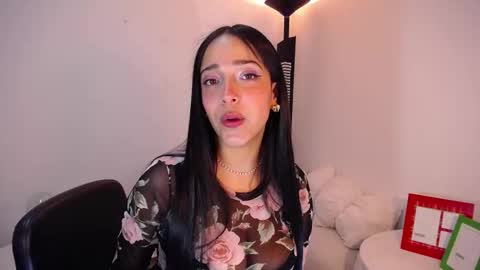 Snapshot of marie_daved chatting on January 13, 2026, 8:03 pm Nicolle online show from January 13, 2026, 8:03 pm