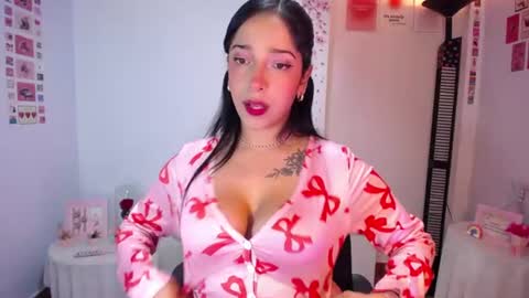 Nicolle online show from July 20, 2026, 5:44 am