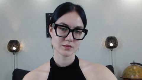 Marie Fitch online show from November 8, 2025, 2:01 am