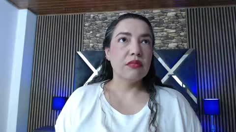 marie_hss online show from December 1, 2025, 3:39 pm