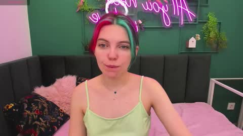 Snapshot of marie_reyes_ chatting on February 5, 2026, 2:16 am Mary 3 online show from February 5, 2026, 2:16 am