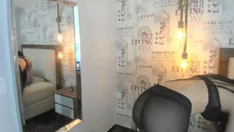 Snapshot of marie_tapner chatting on November 27, 2025, 12:40 pm MARIE online show from November 27, 2025, 12:40 pm