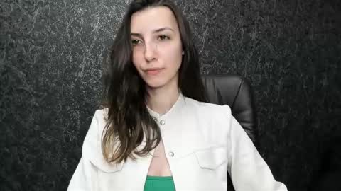 marielleanker online show from October 13, 2025, 4:51 pm