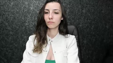 marielleanker online show from November 17, 2025, 2:28 am