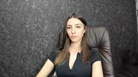 marielleanker online show from December 1, 2025, 3:11 am