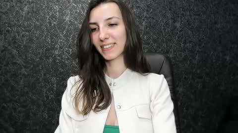 marielleanker online show from December 3, 2025, 7:34 pm