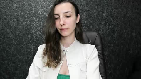 marielleanker online show from December 22, 2025, 2:47 pm