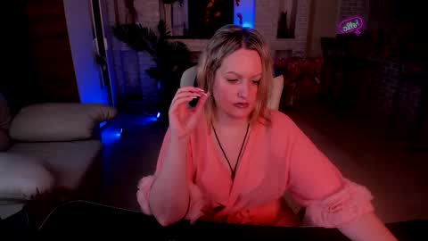 mariemlui online show from November 5, 2025, 3:34 pm