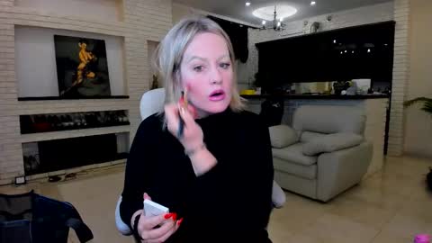 Snapshot of mariemlui chatting on February 17, 2026, 7:49 am mariemlui online show from February 17, 2026, 7:49 am
