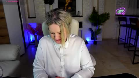 Snapshot of mariemlui chatting on March 22, 2026, 7:50 pm mariemlui online show from March 22, 2026, 7:50 pm