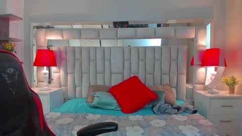 Snapshot of mariiahneedles chatting on October 17, 2025, 1:20 am mariiahneedles online show from October 17, 2025, 1:20 am