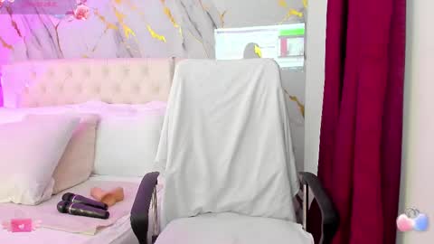 Snapshot of marilyn_allen chatting on February 17, 2025, 10:14 pm Marilyn online show from February 17, 2025, 10:14 pm