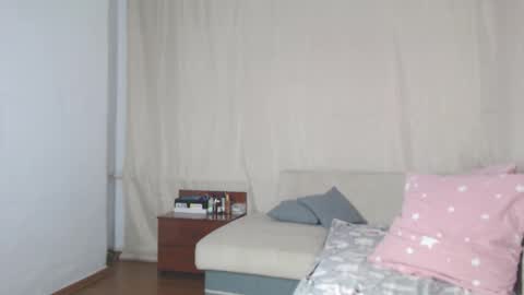 Snapshot of marina1995d chatting on December 3, 2025, 5:44 pm FOREVER YOURS online show from December 3, 2025, 5:44 pm