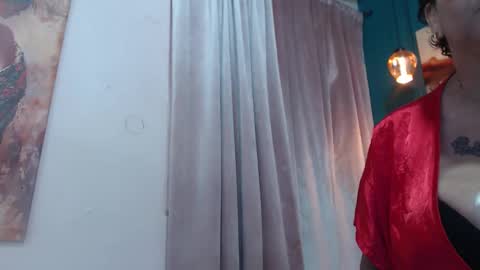 Snapshot of marinamilf chatting on February 17, 2026, 10:27 pm Marina online show from February 17, 2026, 10:27 pm