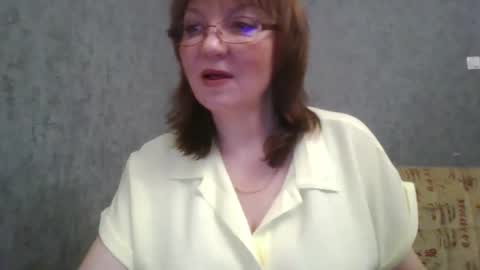 marinamrs online show from November 14, 2025, 9:13 pm