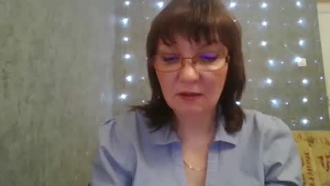 marinamrs online show from November 21, 2025, 8:29 pm