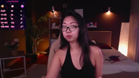 Snapshot of marine_vact chatting on November 7, 2025, 2:06 pm Marine online show from November 7, 2025, 2:06 pm