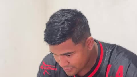 Snapshot of mariokhill chatting on October 1, 2025, 5:46 am Mario Gmez online show from October 1, 2025, 5:46 am