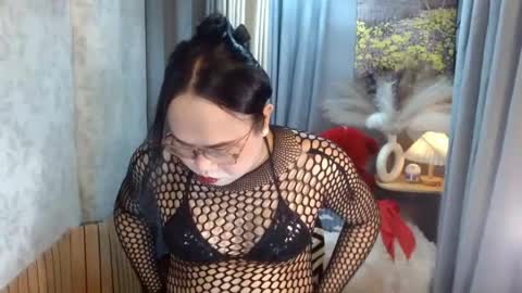 Snapshot of mariposa_911 chatting on July 4, 2026, 6:14 pm LEAH online show from July 4, 2026, 6:14 pm