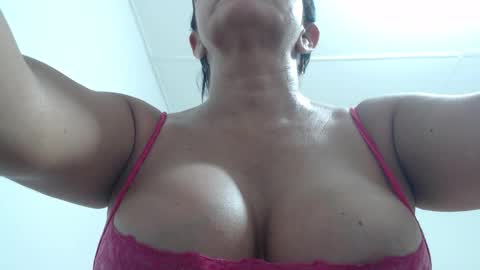 Snapshot of mariska_69 chatting on December 21, 2025, 2:57 pm mariska_69 online show from December 21, 2025, 2:57 pm