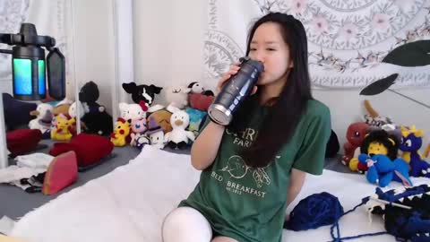 MarissaPeach online show from November 9, 2025, 1:31 pm