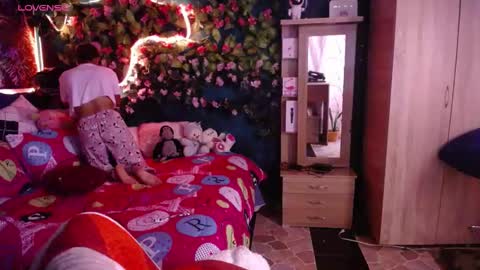 Snapshot of maritza_ferrerr chatting on February 16, 2025, 8:00 pm Maritza Ferrer -Samara Beltran online show from February 16, 2025, 8:00 pm