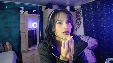 Snapshot of maritza_ferrerr chatting on February 28, 2025, 2:31 am Maritza Ferrer -Samara Beltran online show from February 28, 2025, 2:31 am
