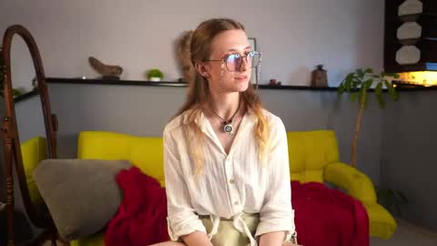 Kate online show from May 18, 2026, 3:35 am