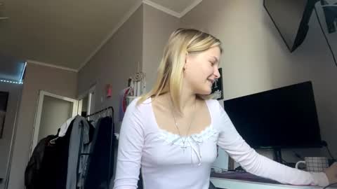 Snapshot of marjoryareias chatting on October 22, 2025, 8:25 am marjoryareias online show from October 22, 2025, 8:25 am