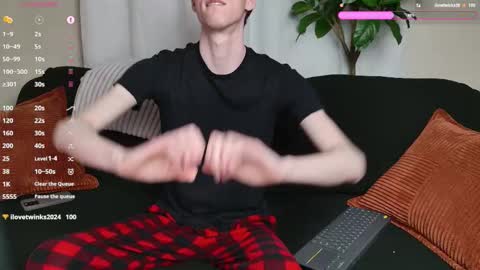 Snapshot of mark327645 chatting on October 25, 2025, 1:57 am Mark online show from October 25, 2025, 1:57 am