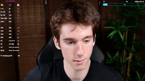 Snapshot of mark327645 chatting on November 11, 2025, 10:32 pm Mark online show from November 11, 2025, 10:32 pm