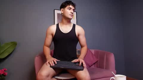 mark_evans1_ online show from November 12, 2025, 1:44 pm