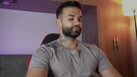 Snapshot of mark_hazze chatting on February 4, 2026, 12:16 am Mark online show from February 4, 2026, 12:16 am