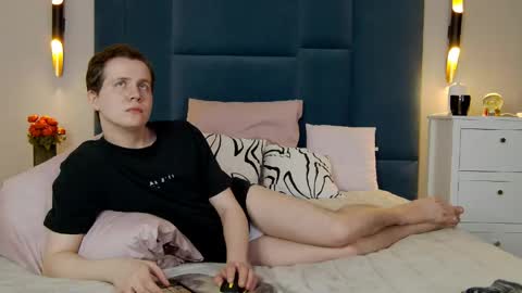 Snapshot of mark_hot_ chatting on March 24, 2026, 10:04 pm Mark online show from March 24, 2026, 10:04 pm