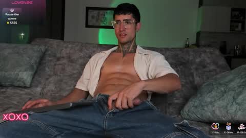 Snapshot of mark_kamper chatting on December 13, 2025, 11:32 pm mark kamper online show from December 13, 2025, 11:32 pm