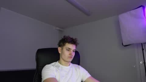 Snapshot of mark_karson chatting on December 17, 2025, 11:27 am MARK KARSON online show from December 17, 2025, 11:27 am