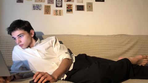 Snapshot of mark_romal chatting on October 18, 2025, 12:28 pm Mark online show from October 18, 2025, 12:28 pm