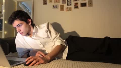 Mark online show from October 19, 2025, 11:11 am